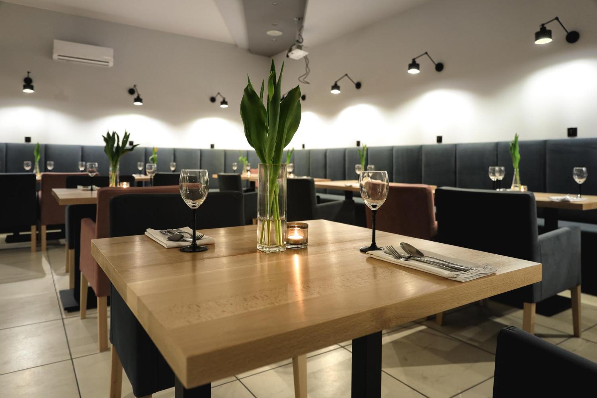 Dworek Rozany Hotel & Restauracja Namysłów المظهر الخارجي الصورة