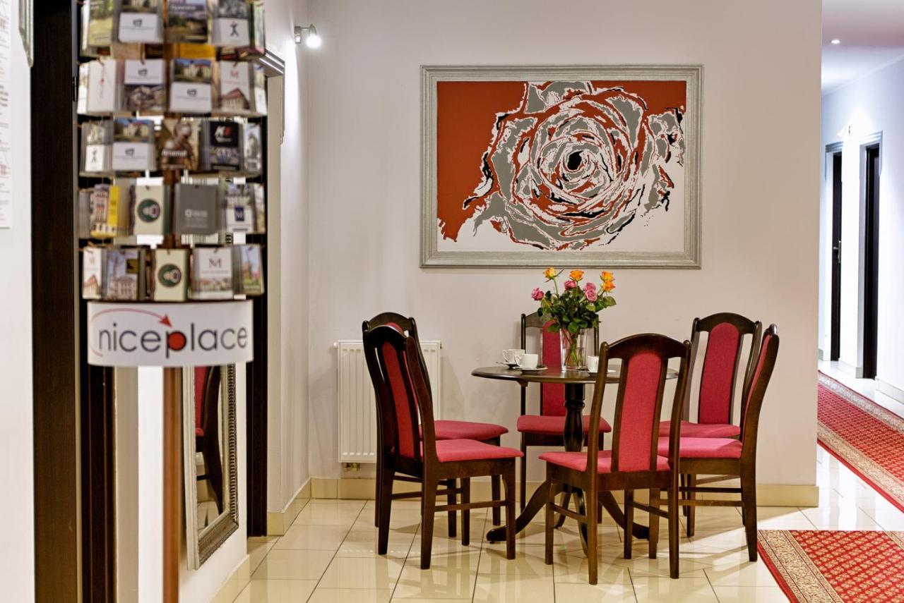 Dworek Rozany Hotel & Restauracja Namysłów المظهر الخارجي الصورة