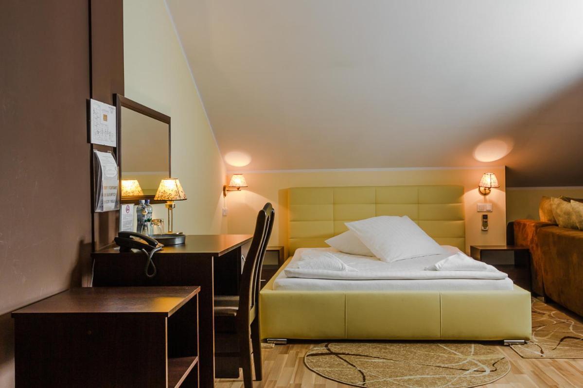 Dworek Rozany Hotel & Restauracja Namysłów المظهر الخارجي الصورة